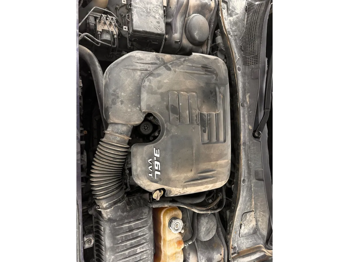 Car image 26