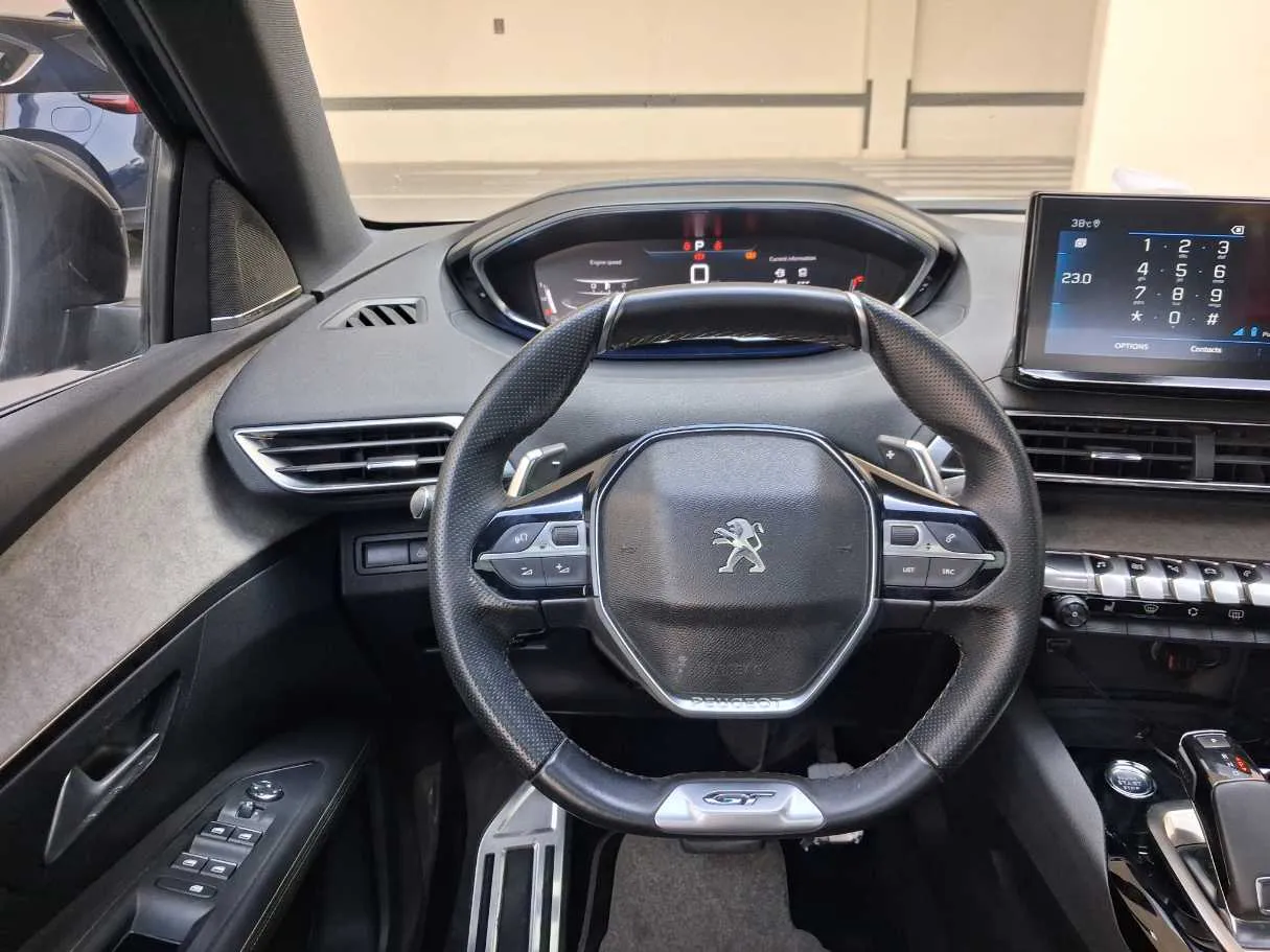 Car image 17
