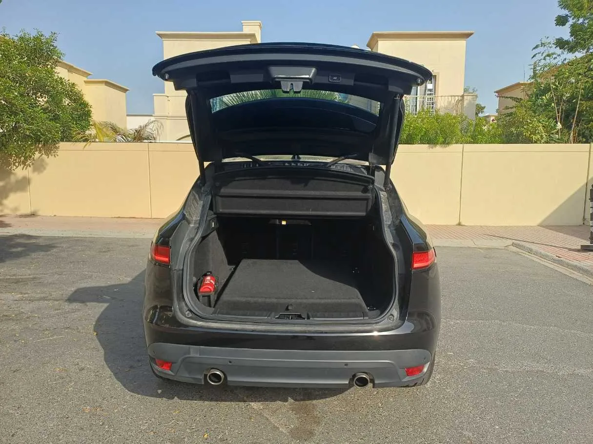 Car image 25