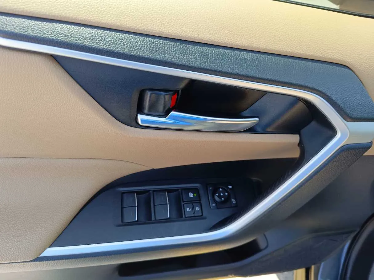 Car image 31