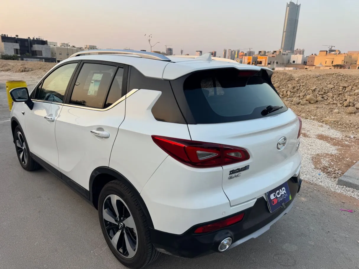 Car image 7