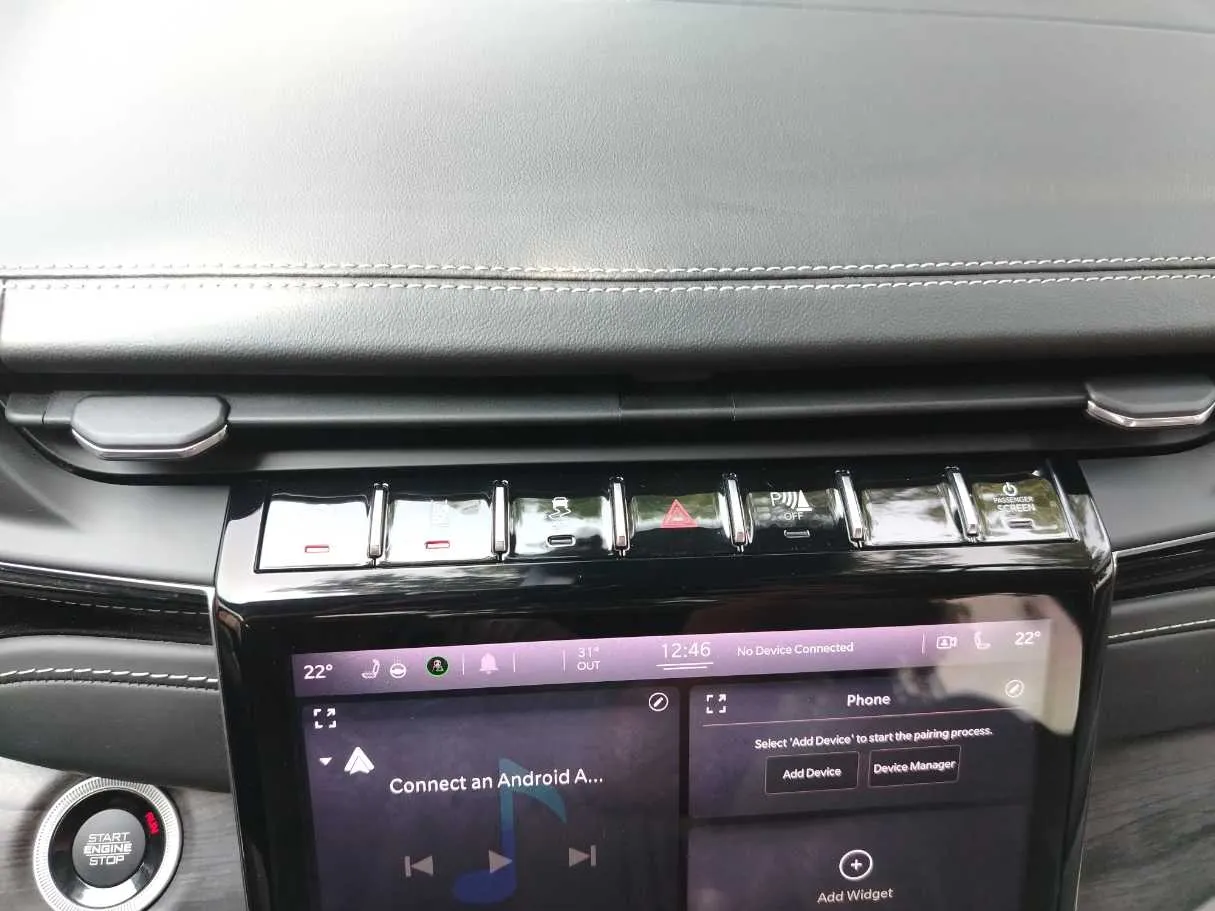 Car image 27