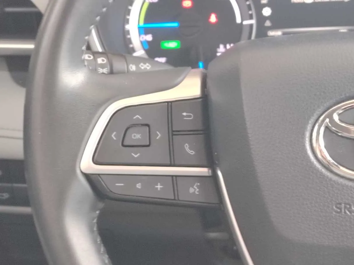 Car image 28