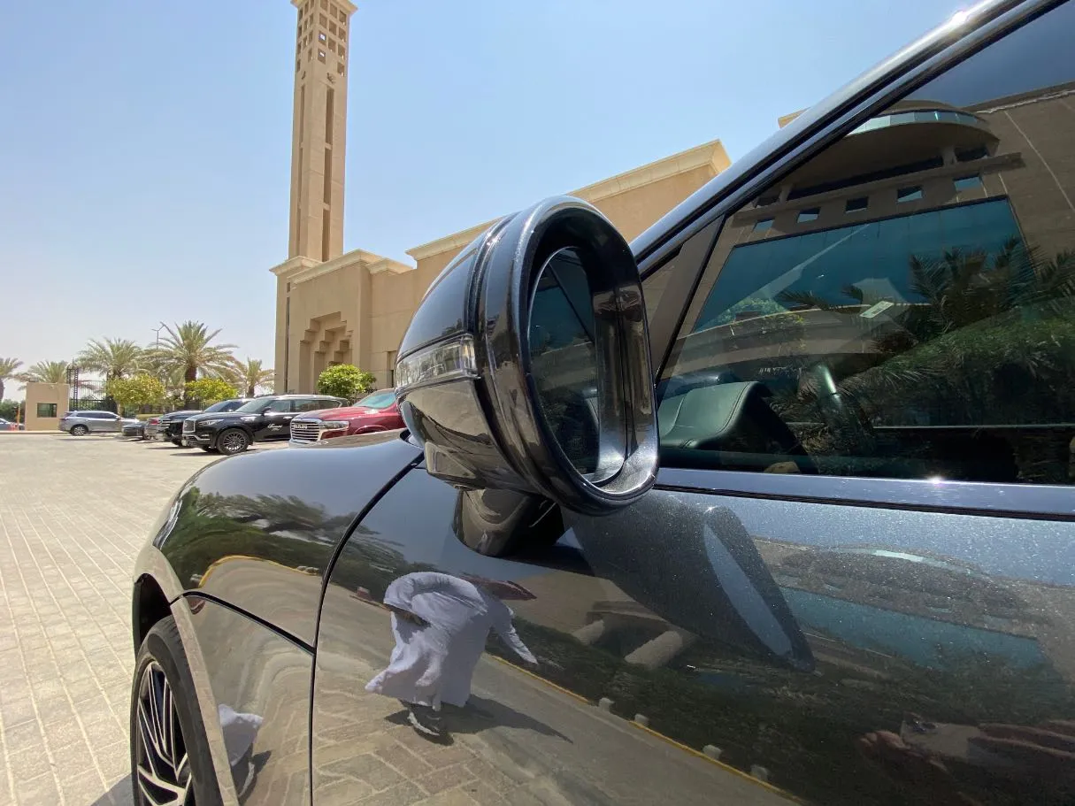 Car image 28