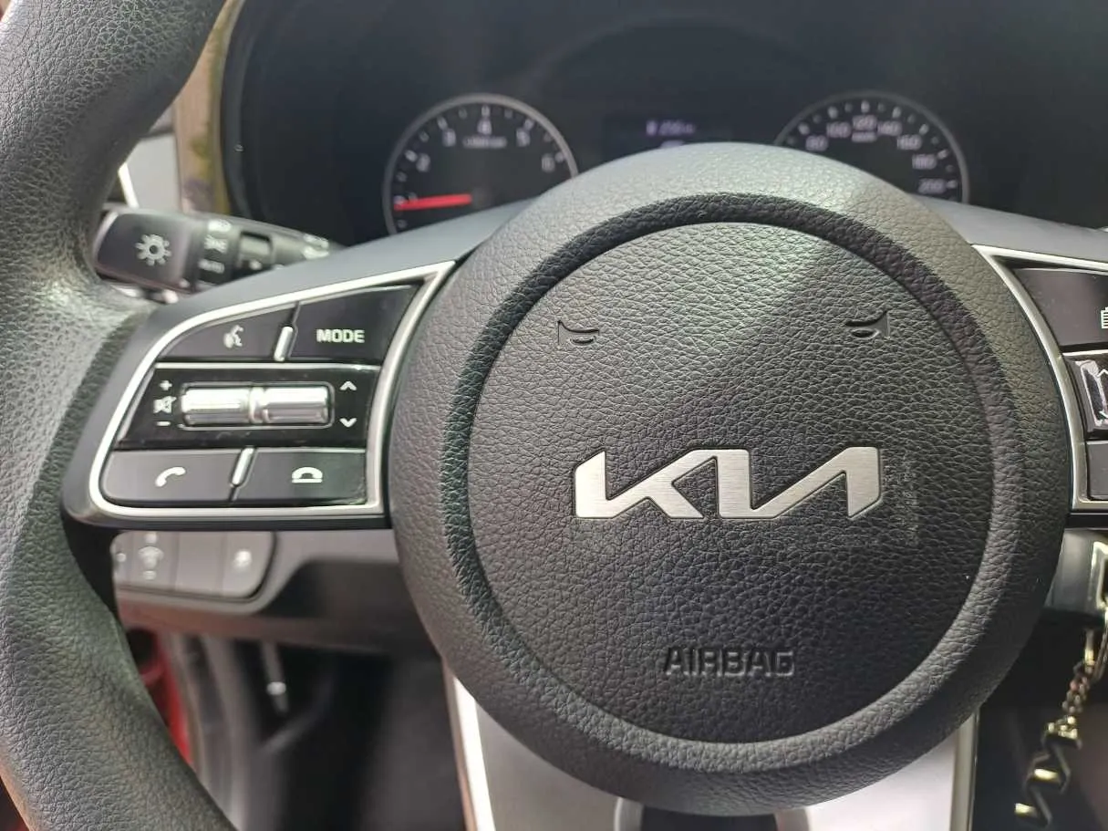 Car image 22