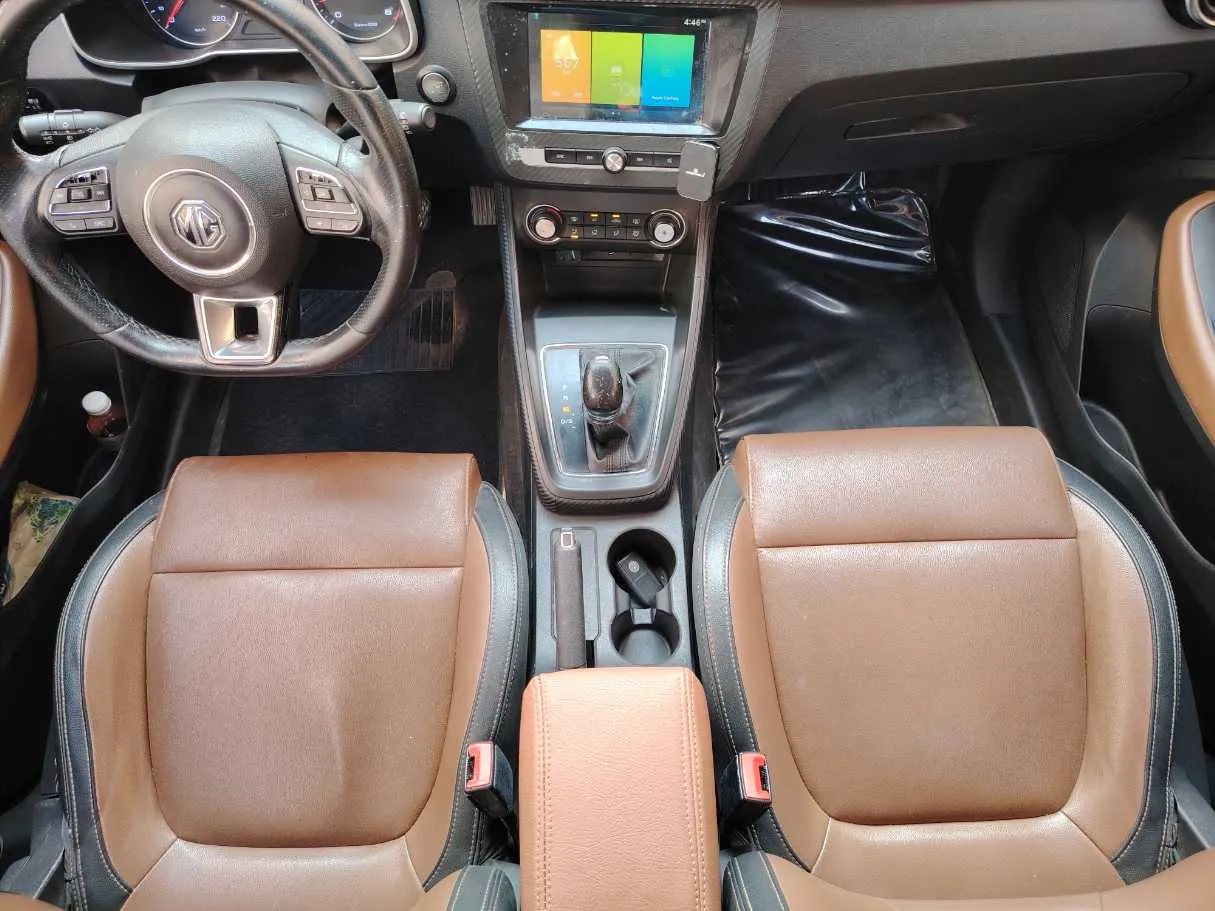 Car image 18