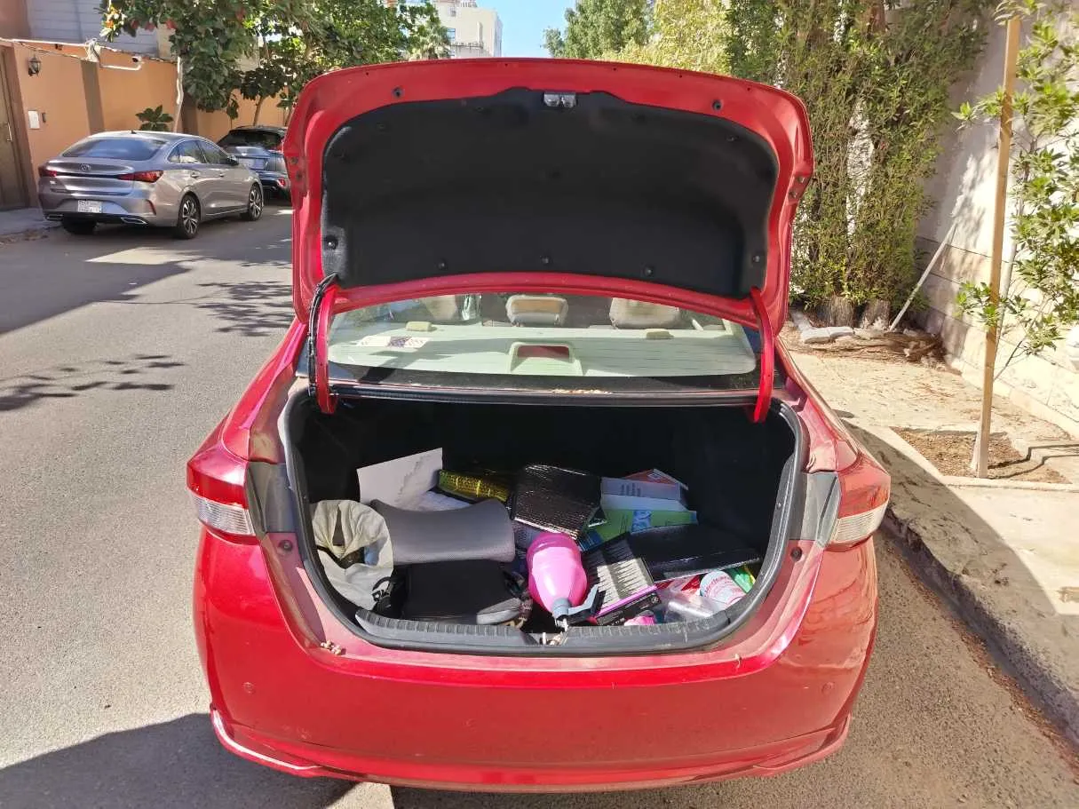Car image 27