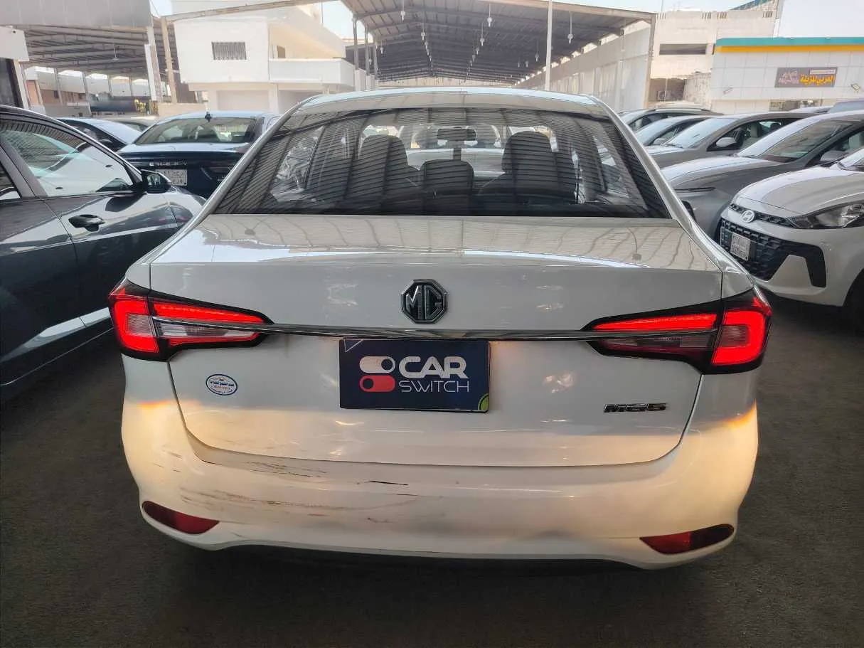 Car image 6