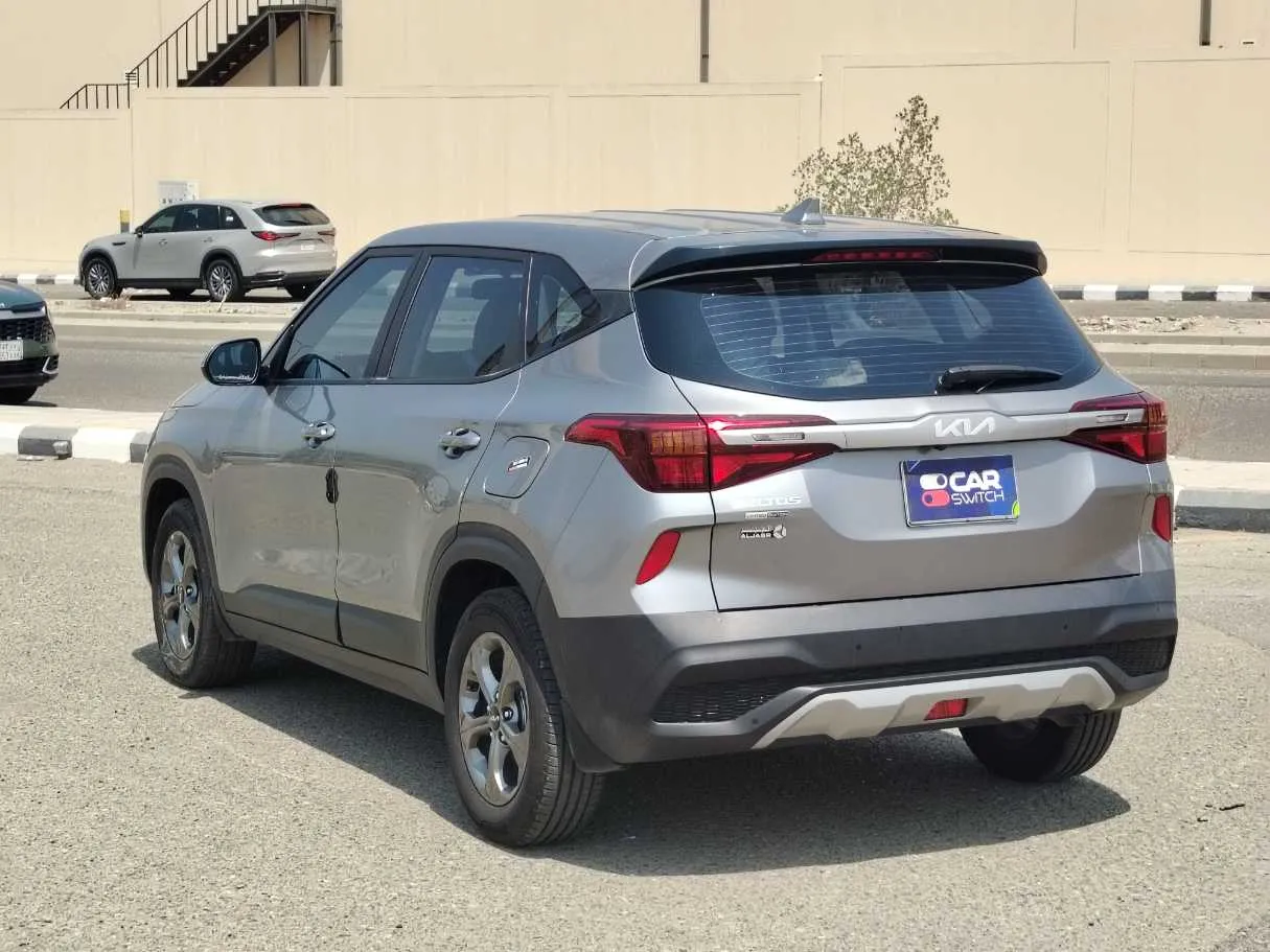 Car image 7