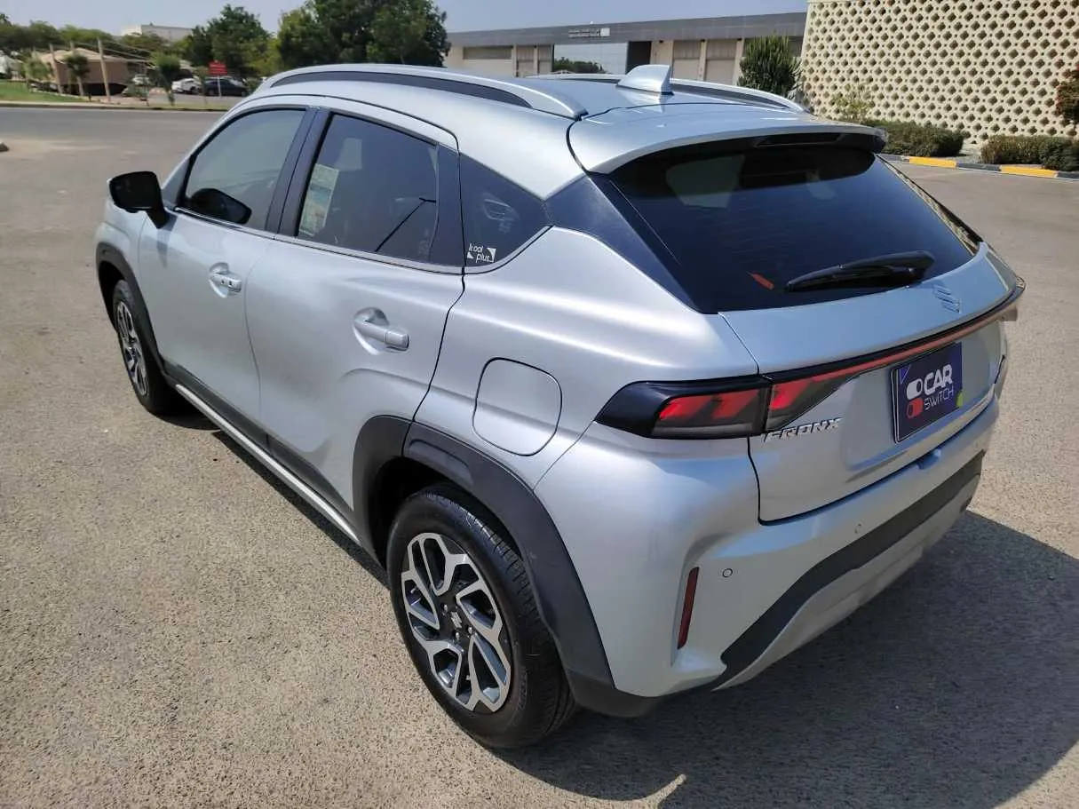 Car image 7
