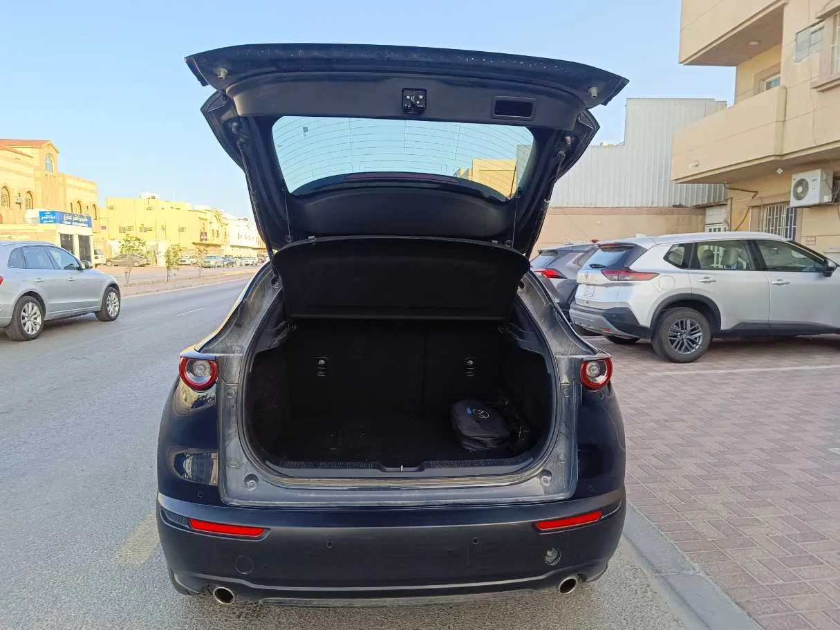 Car image 22