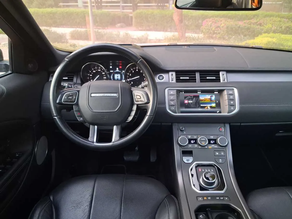 Car image 16