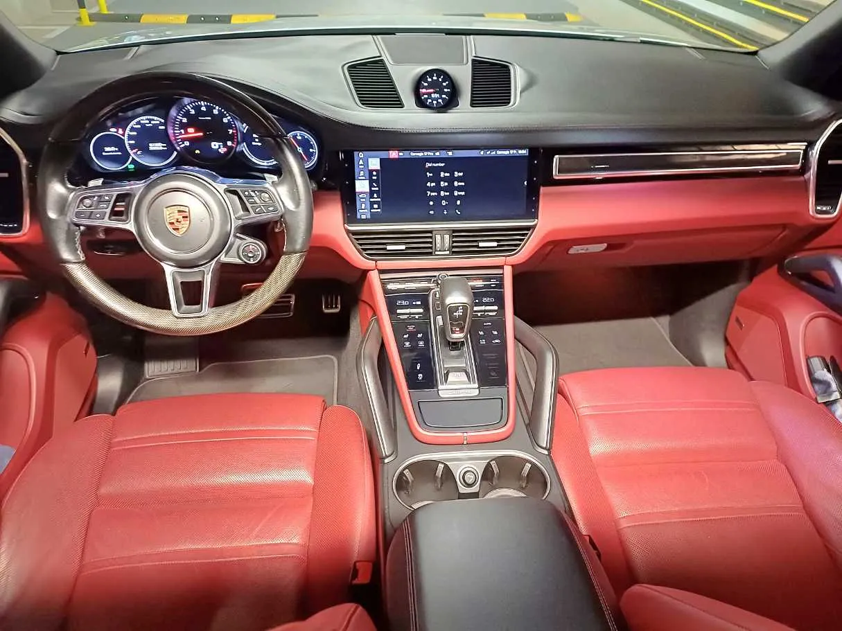Car image 16
