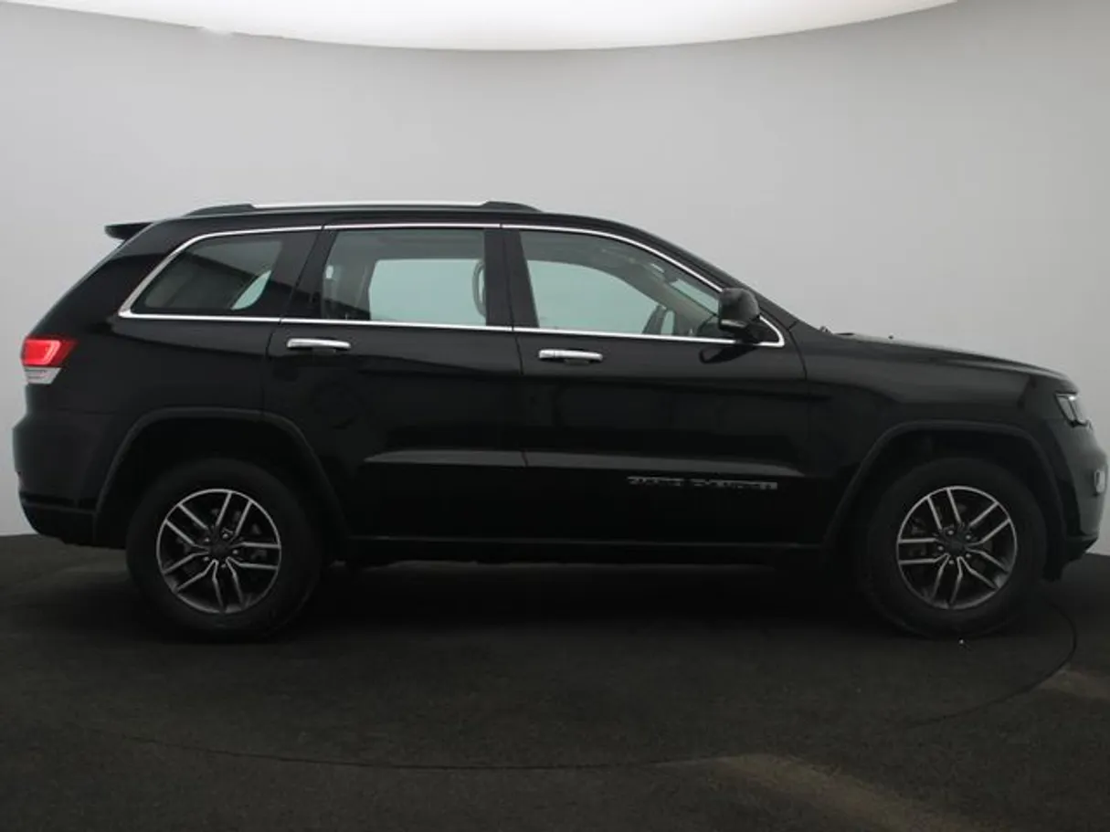 Car image 13