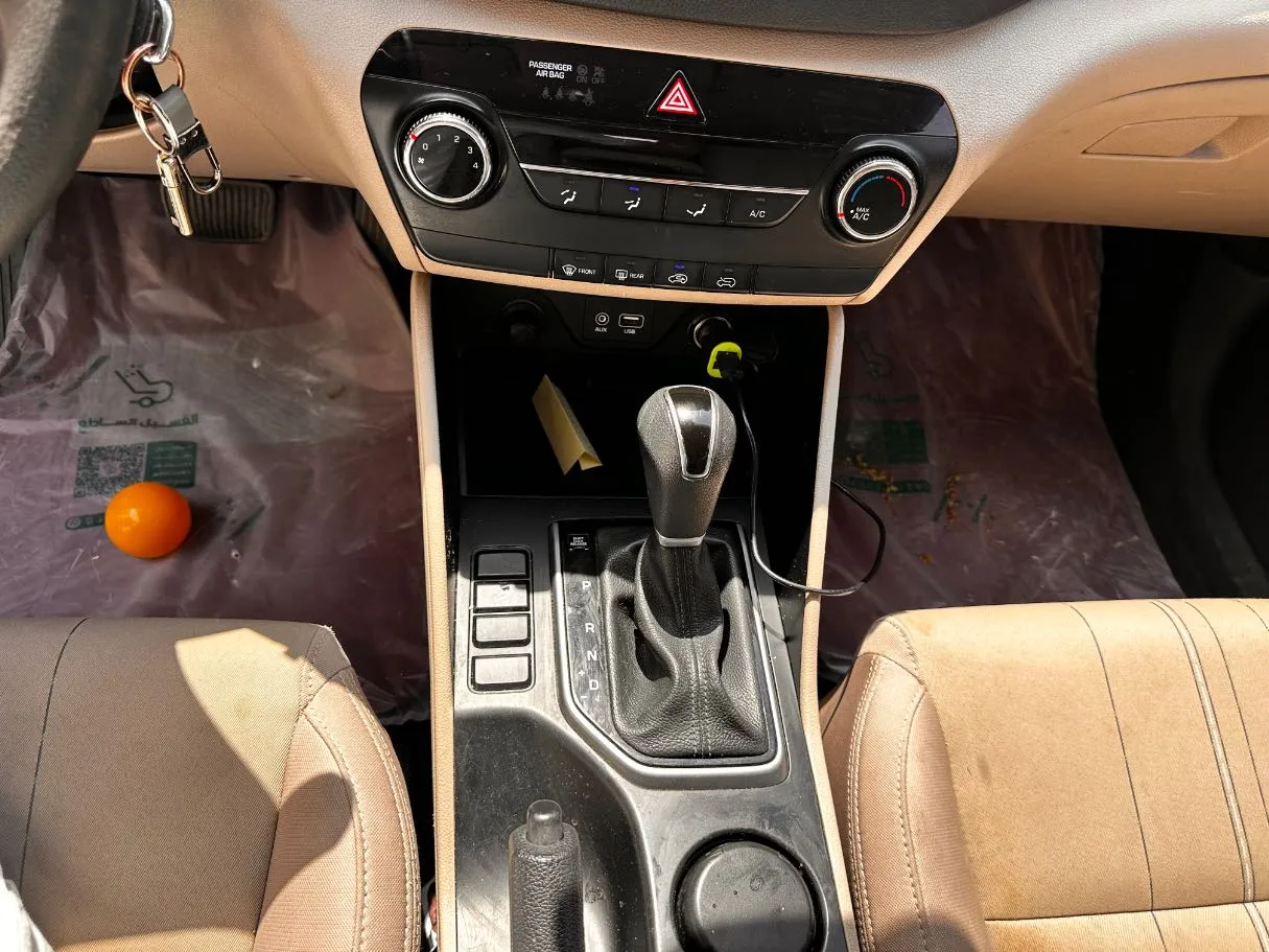 Car image 17