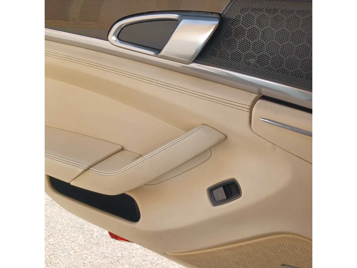 Car image 25
