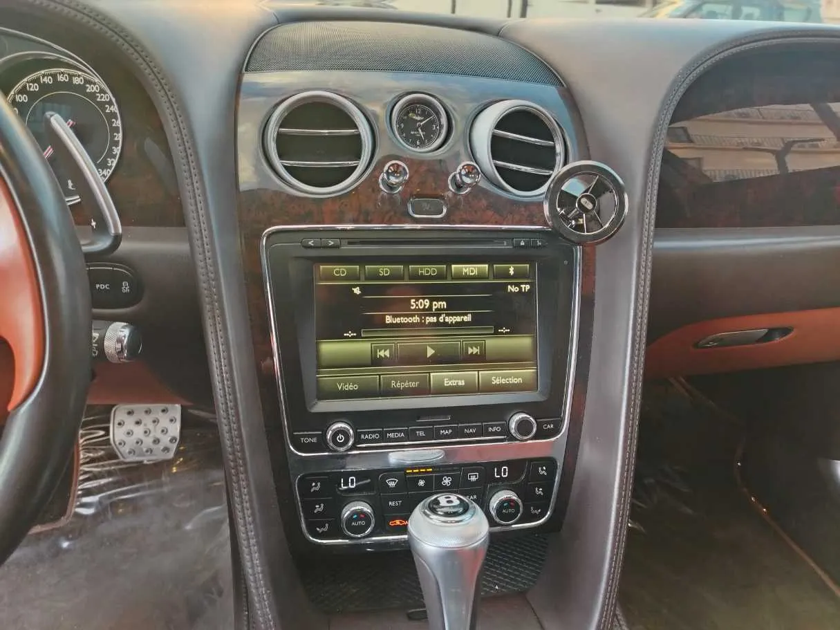Car image 24