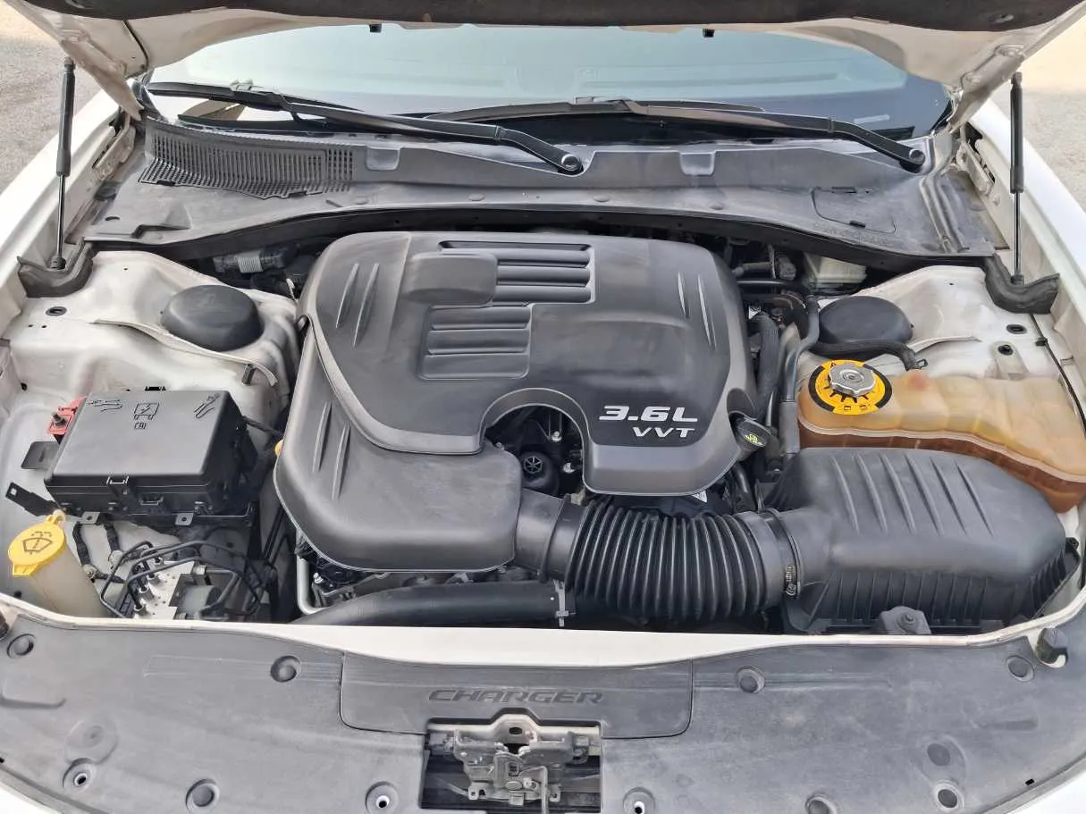 Car image 20