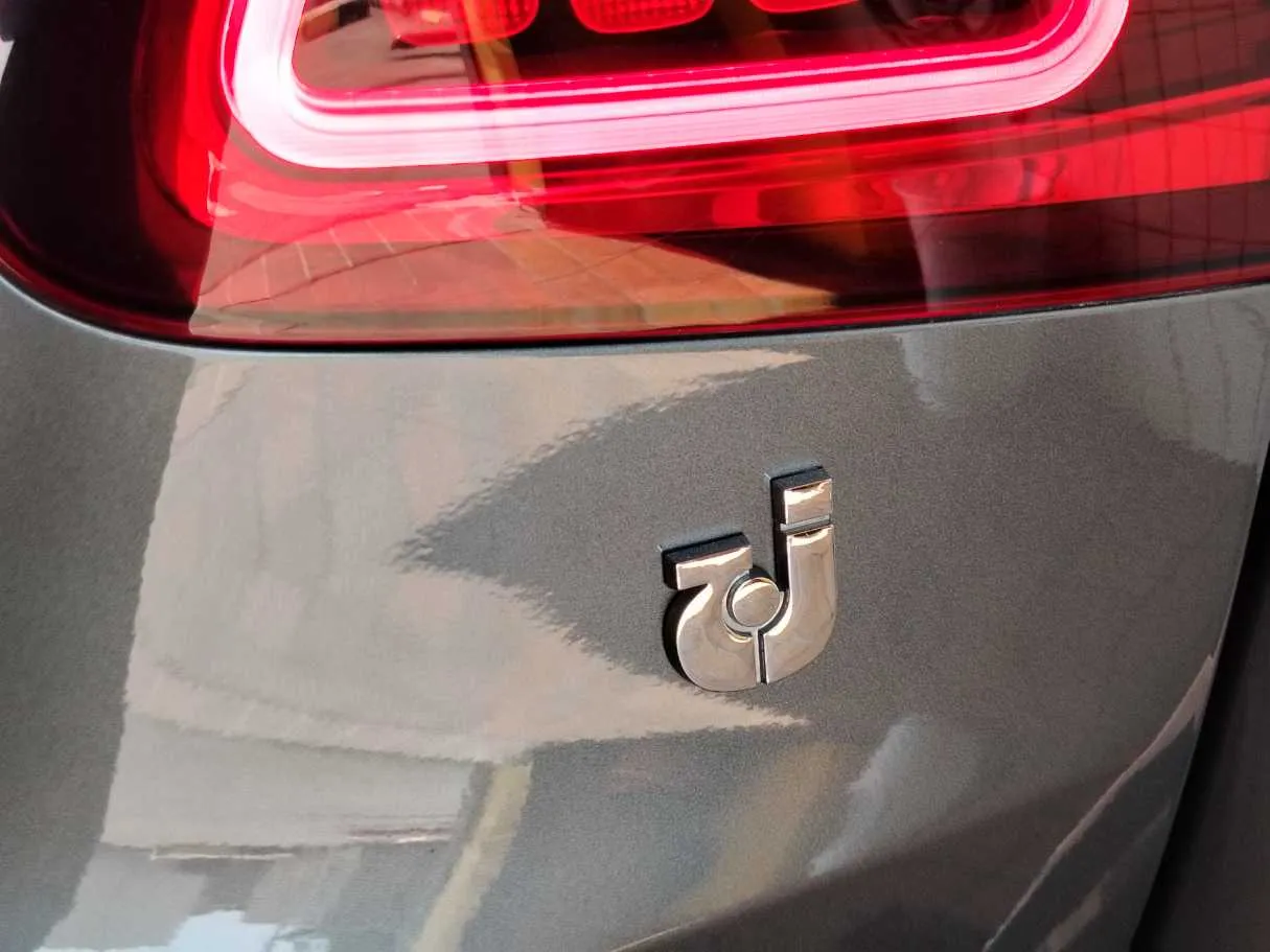 Car image 38