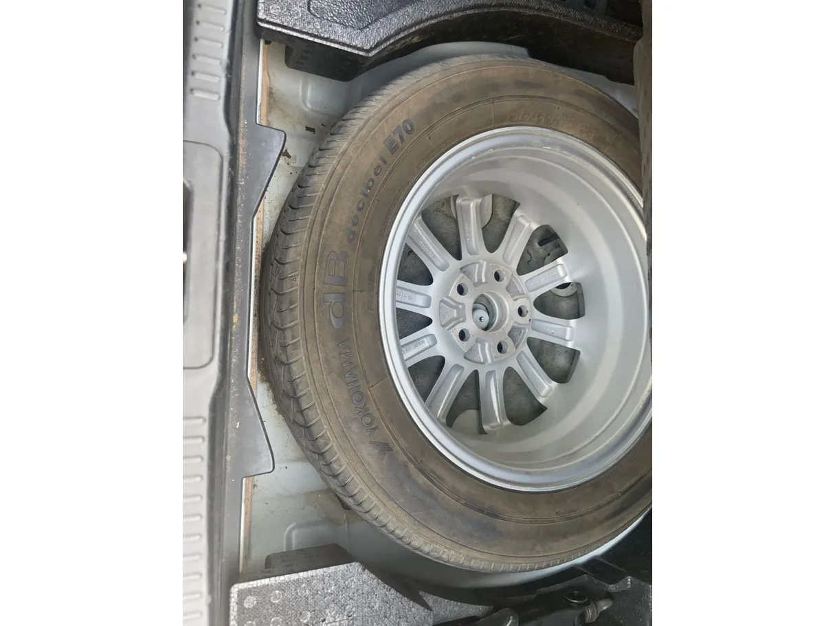 Car image 23