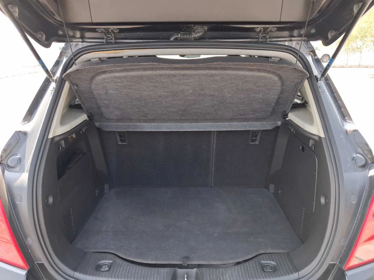 Car image 20