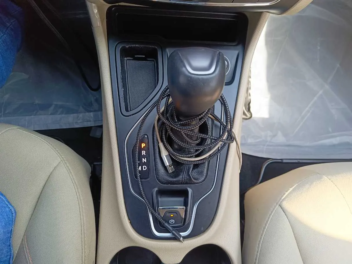 Car image 20