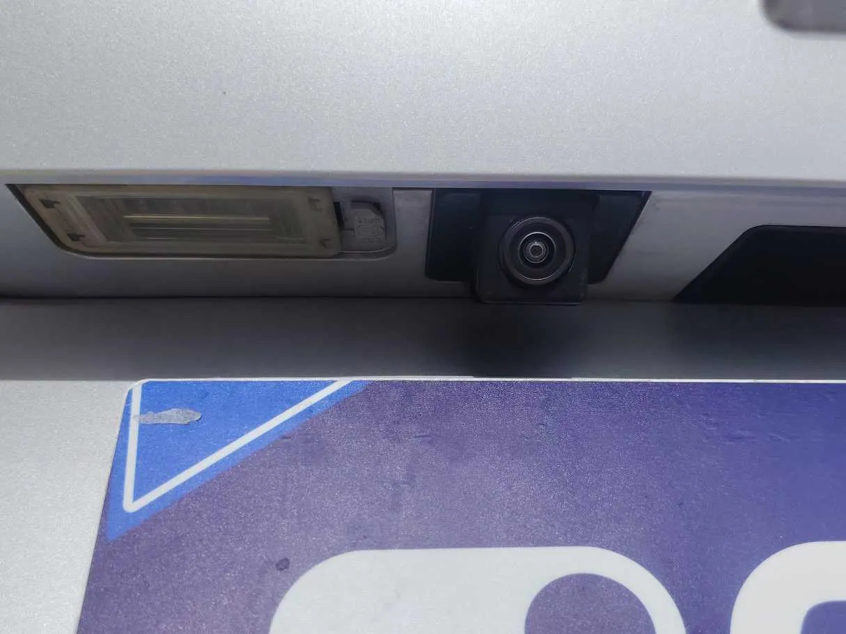 Car image 33