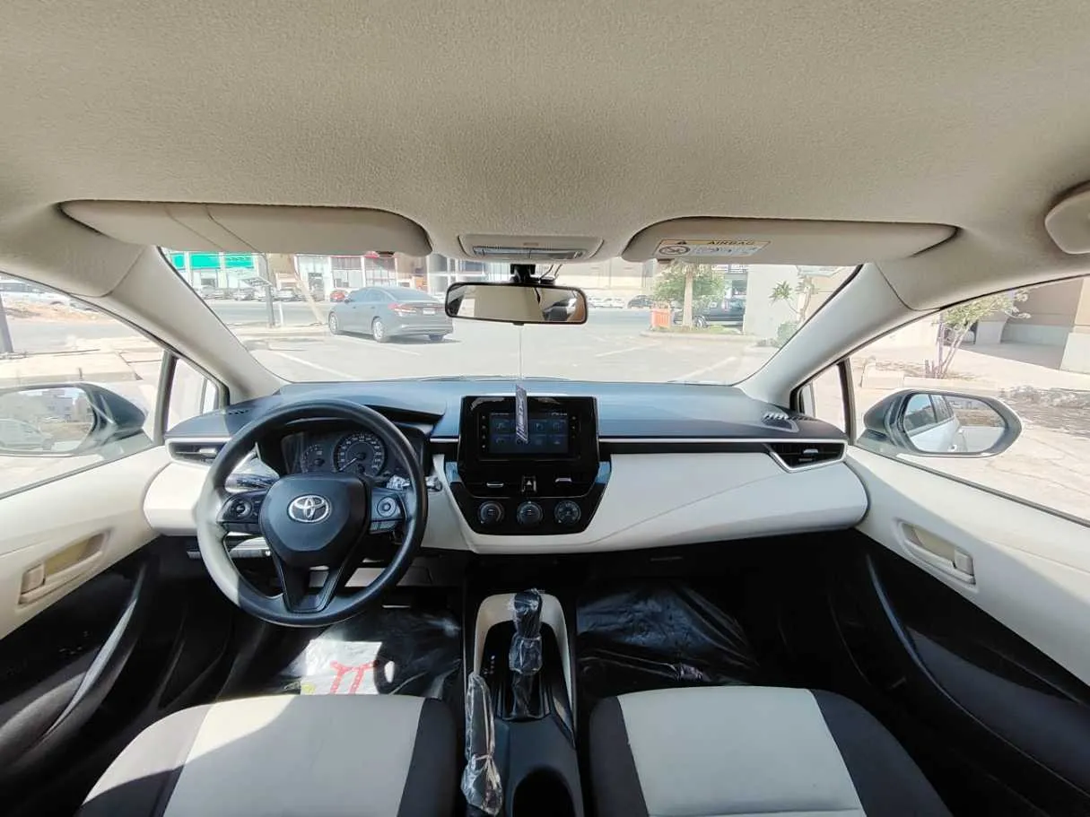 Car image 19