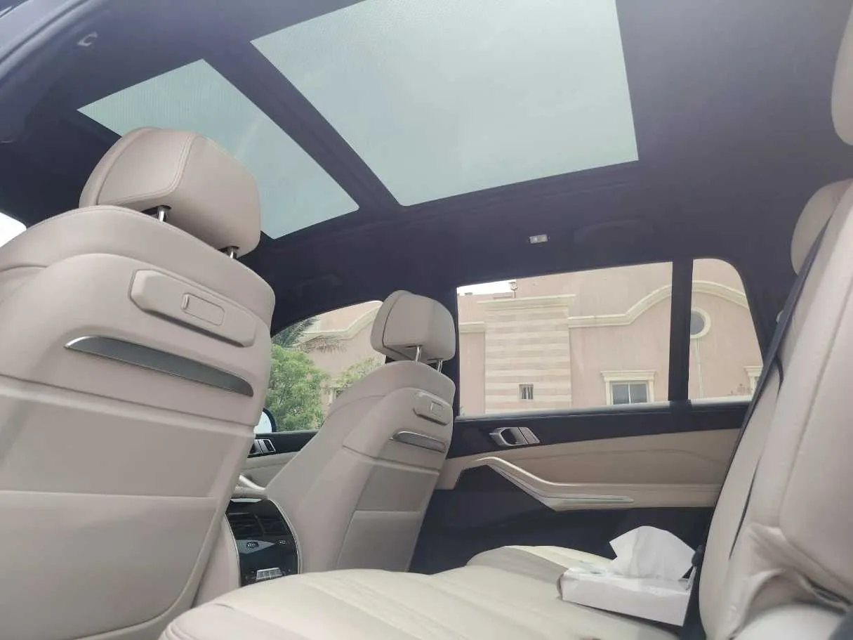 Car image 29