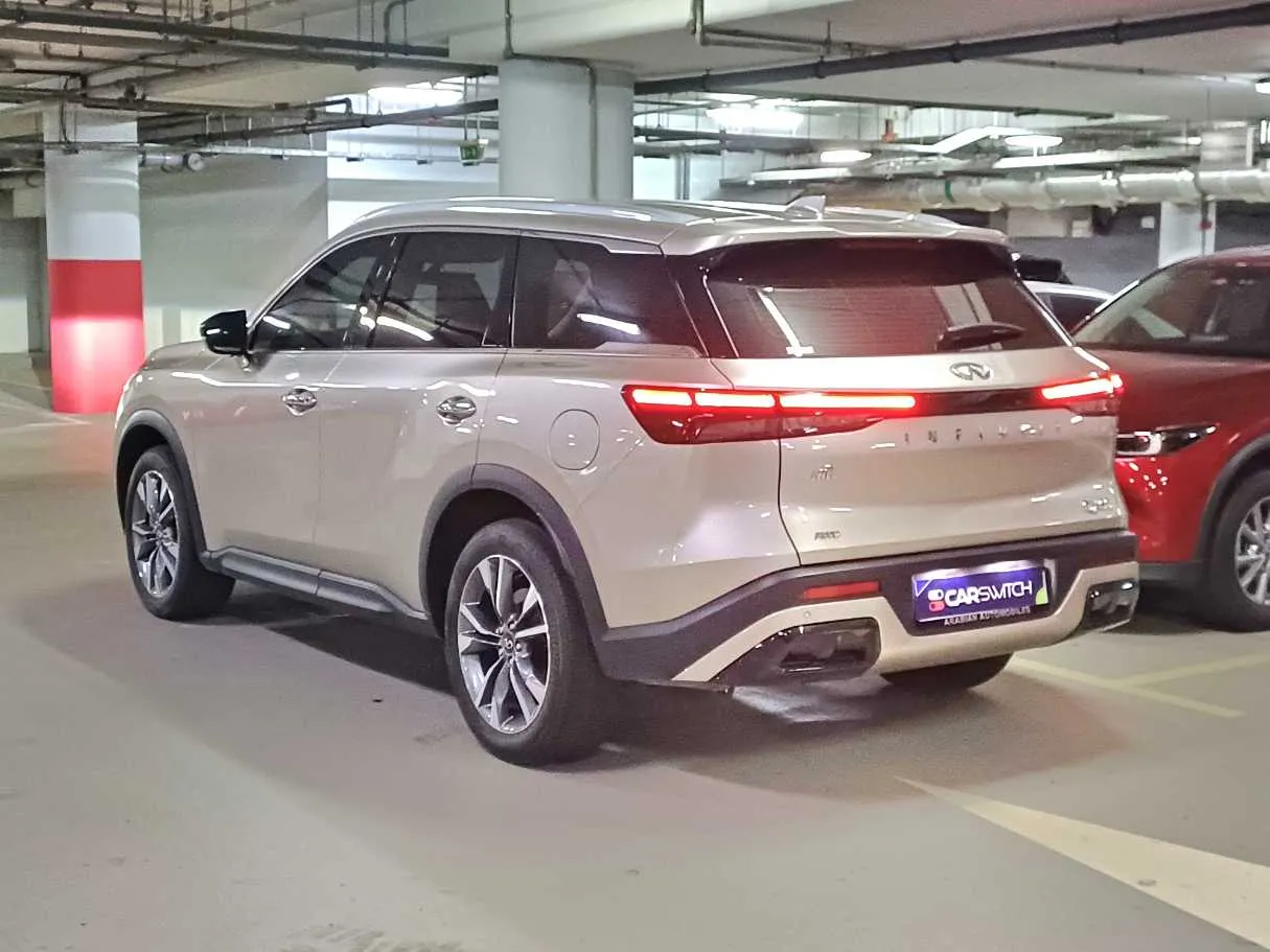 Car image 7