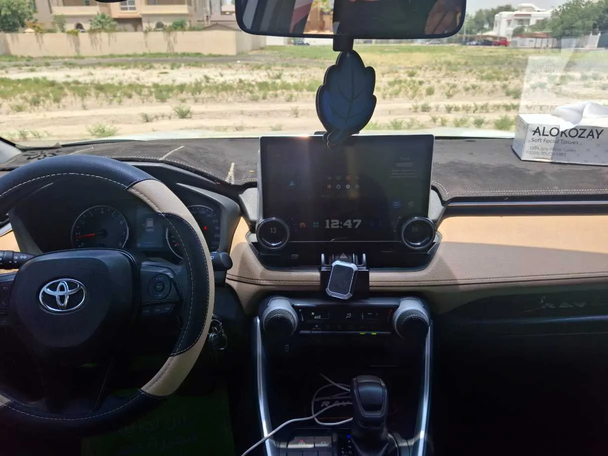 Car image 16