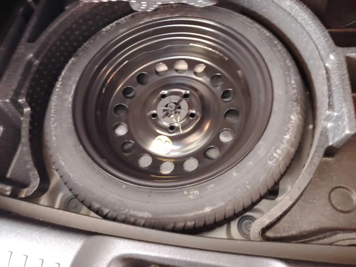 Car image 33