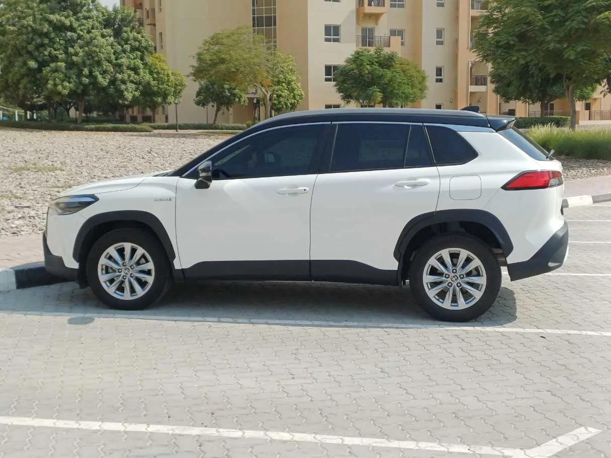 Car image 4