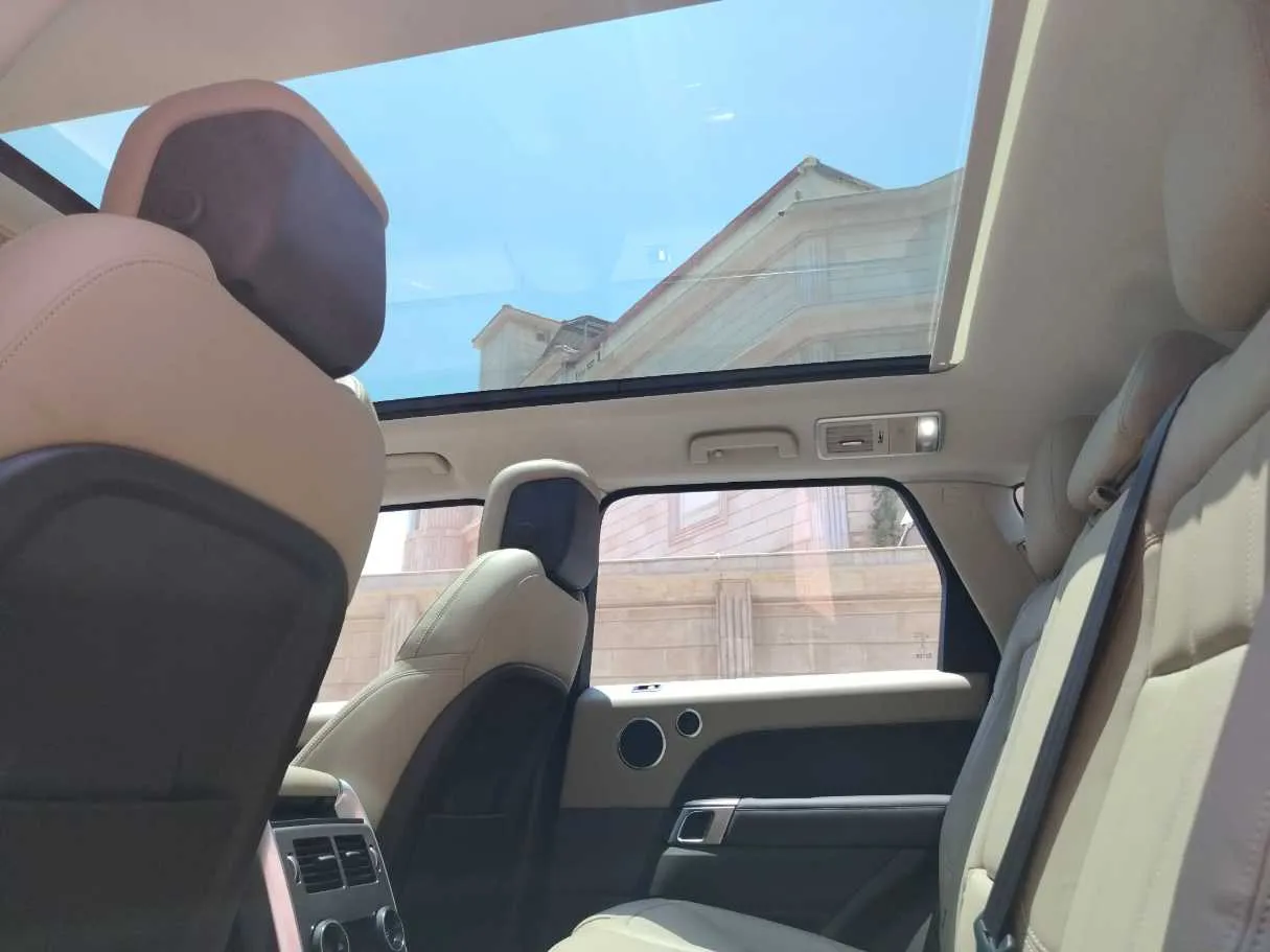 Car image 21