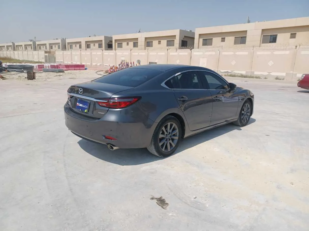 Car image 5