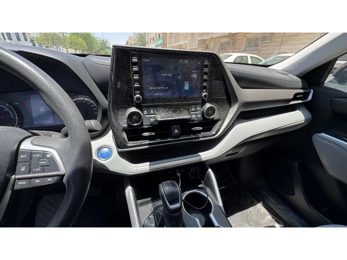 Car image 15