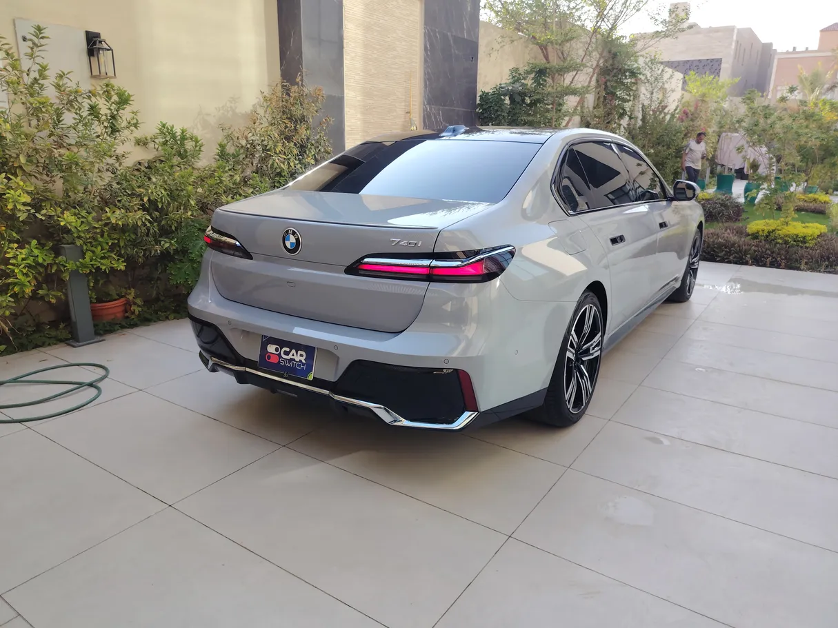 Car image 5