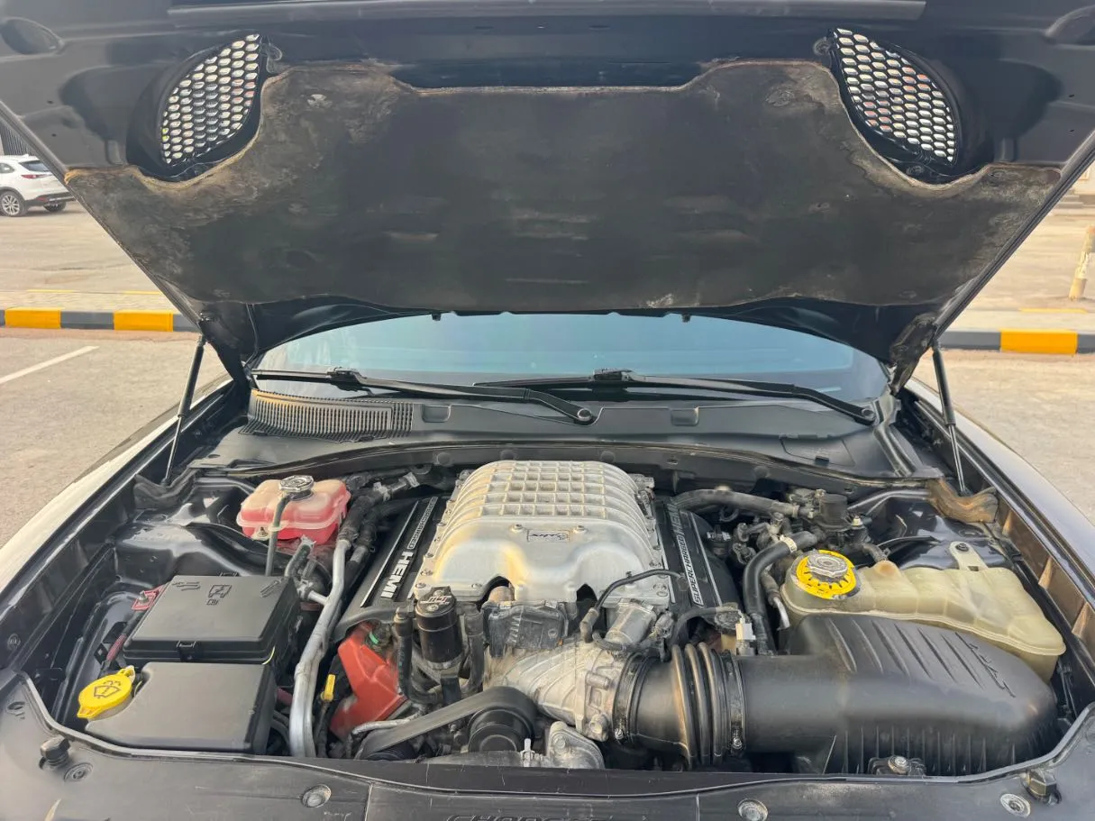 Car image 24