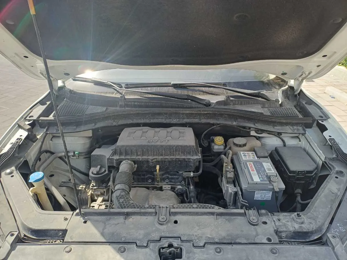 Car image 19