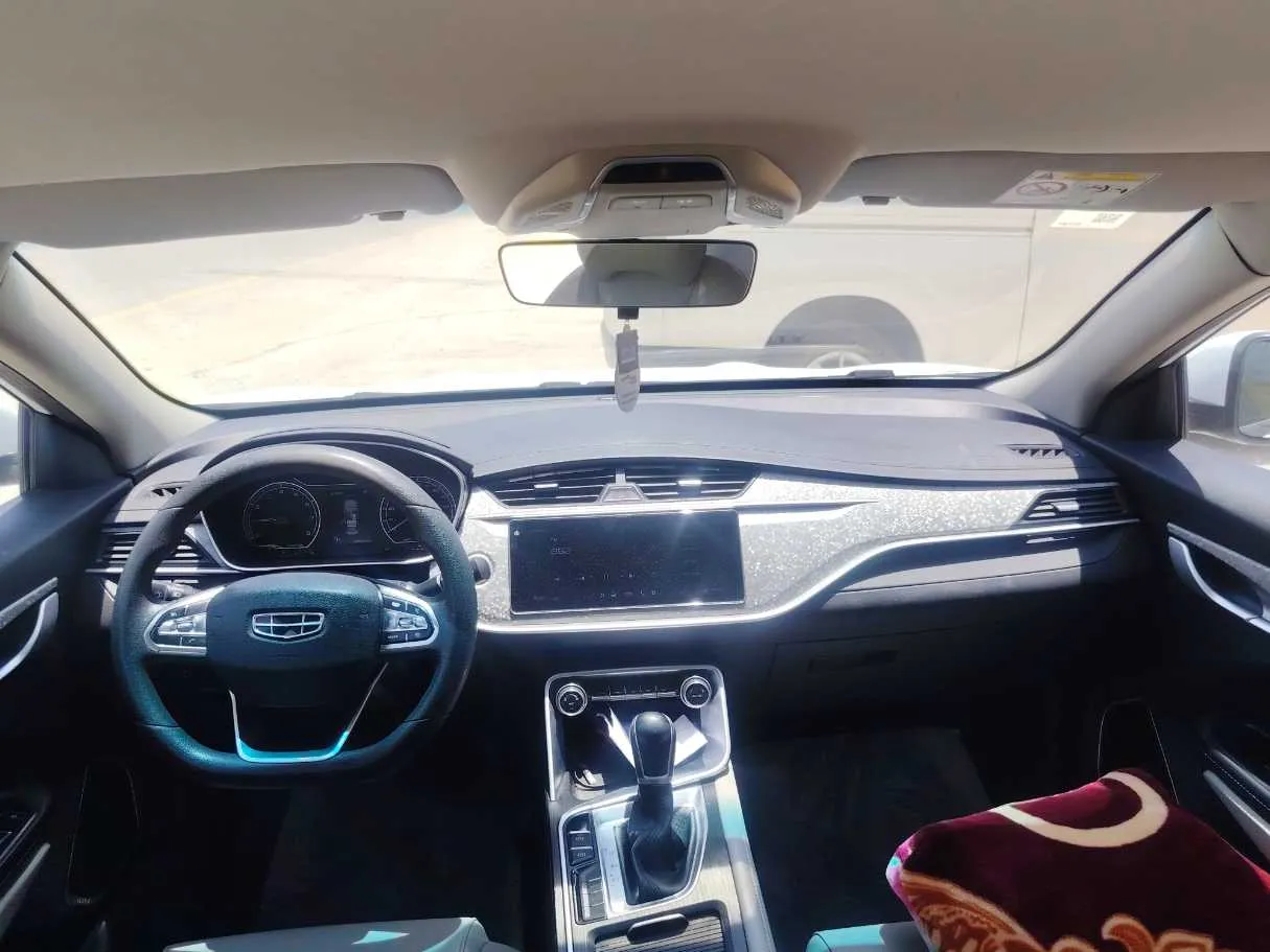 Car image 16