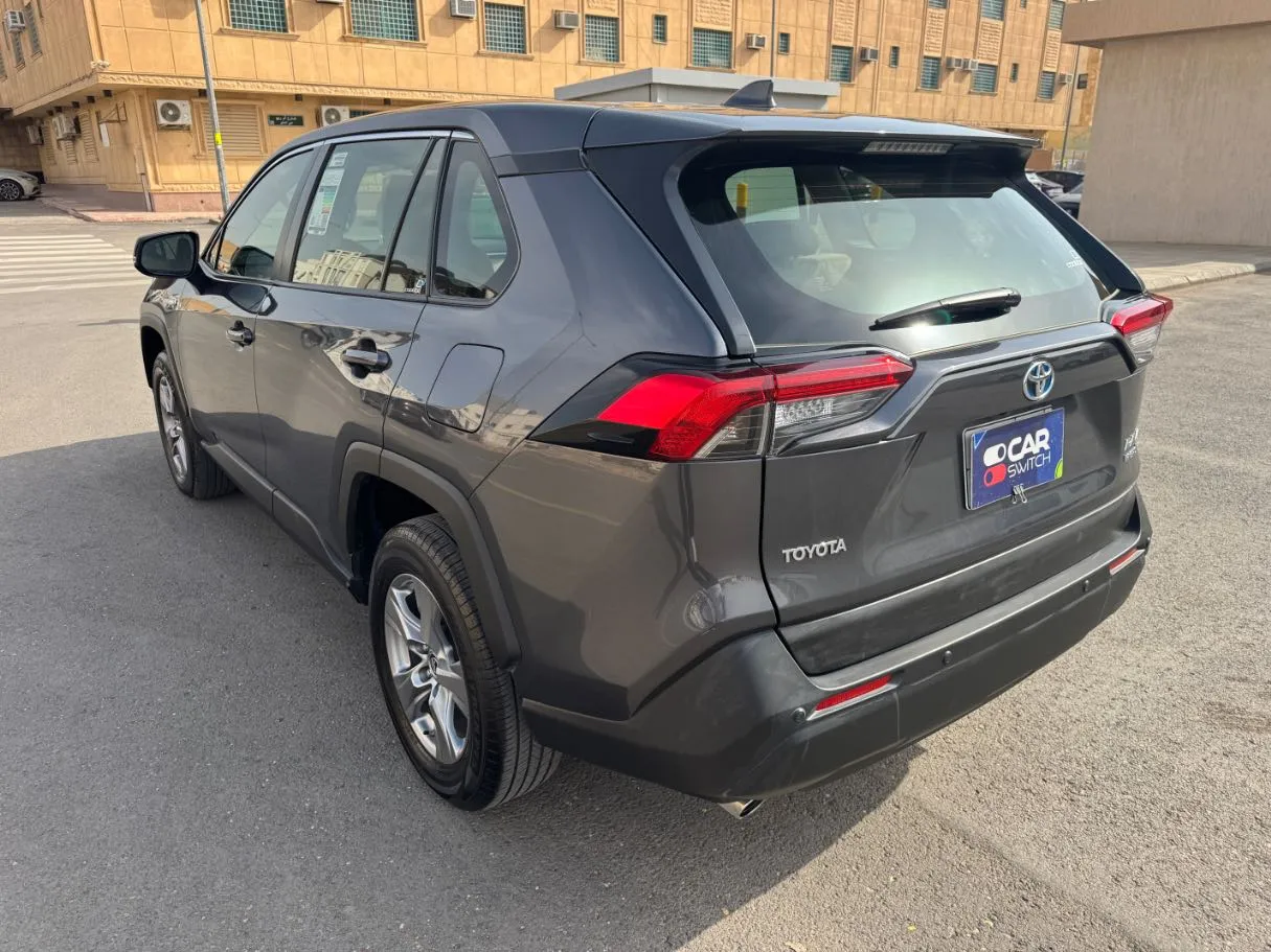 Car image 7