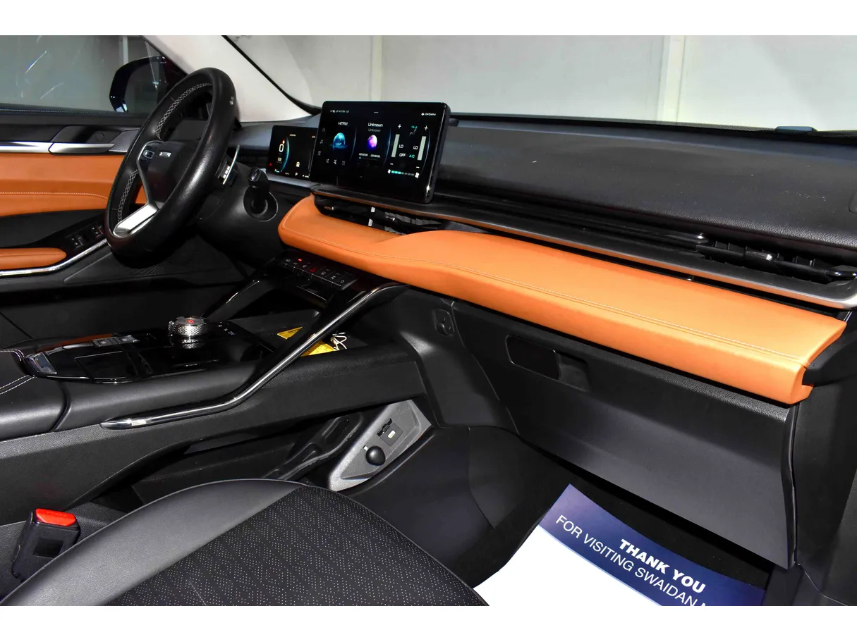 Car image 8