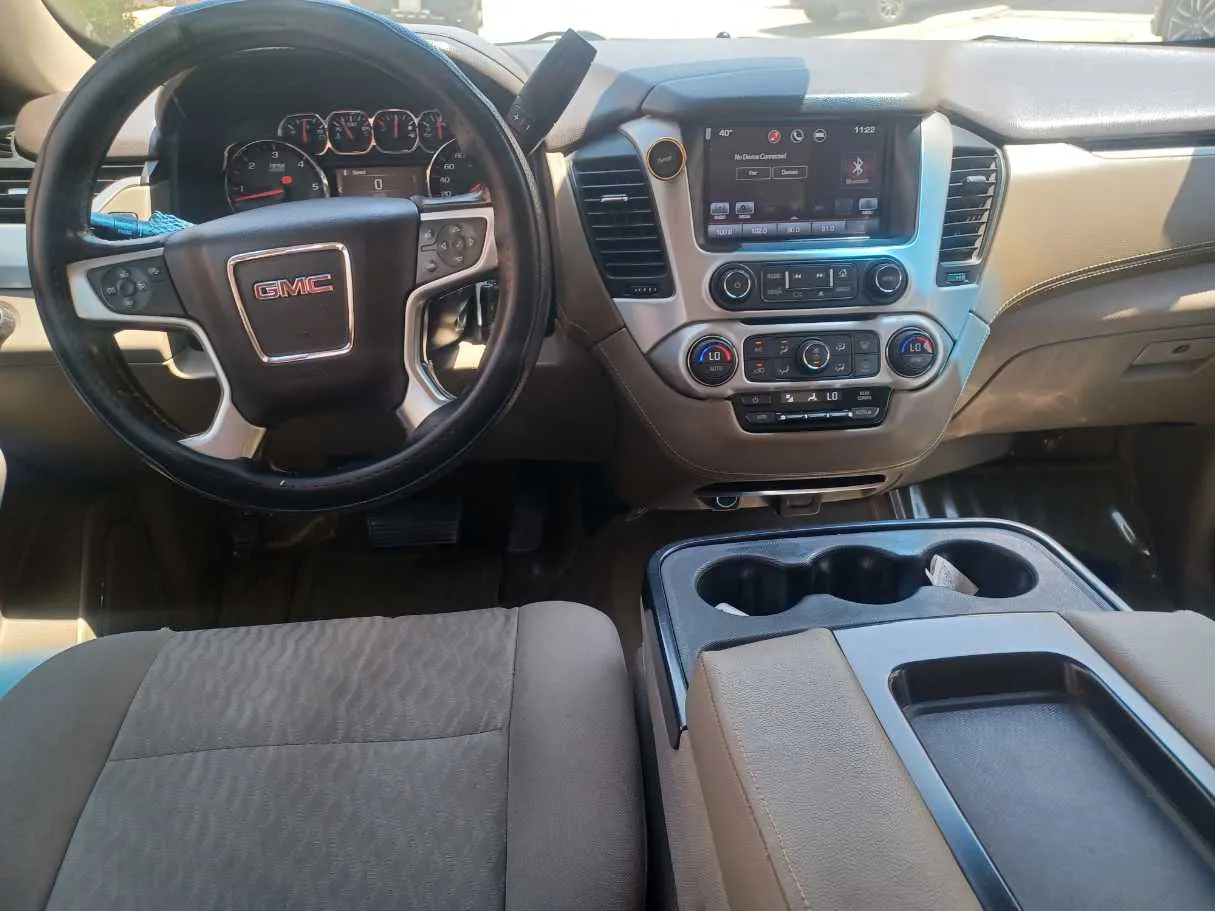 Car image 16