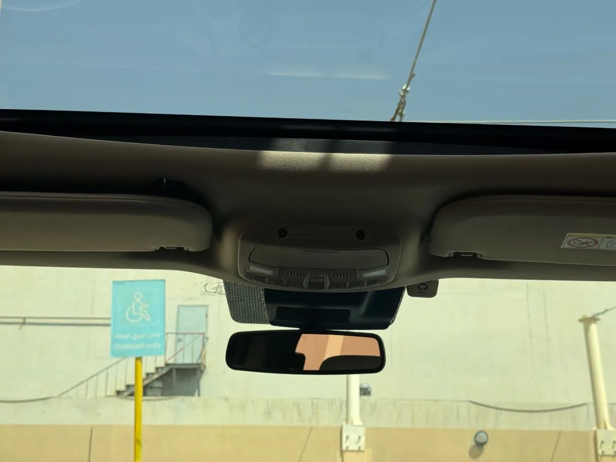 Car image 27