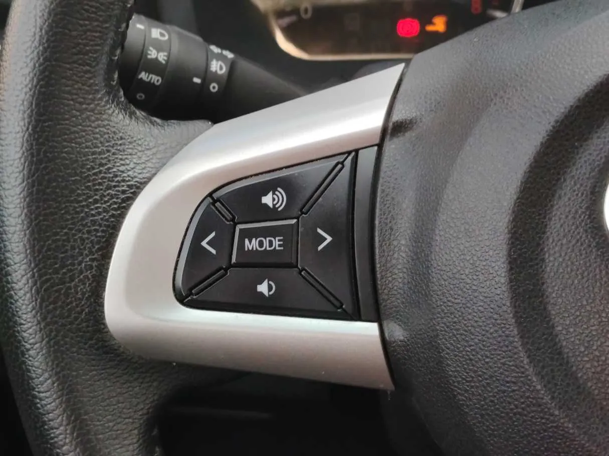 Car image 27