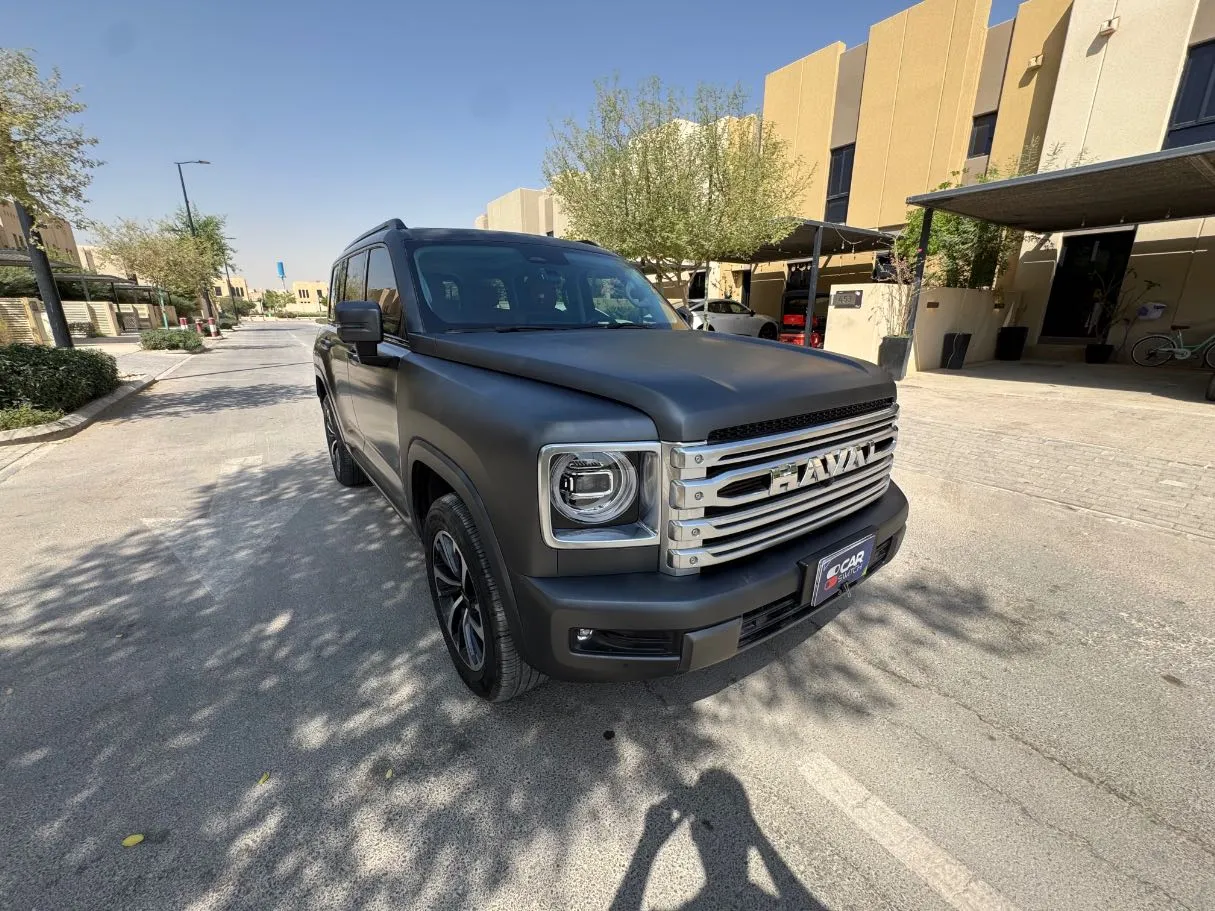 Car image 3