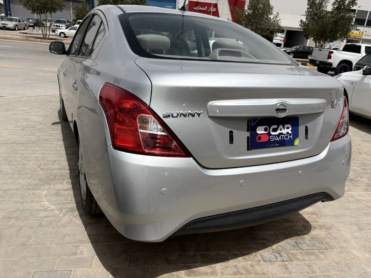 Car image 7