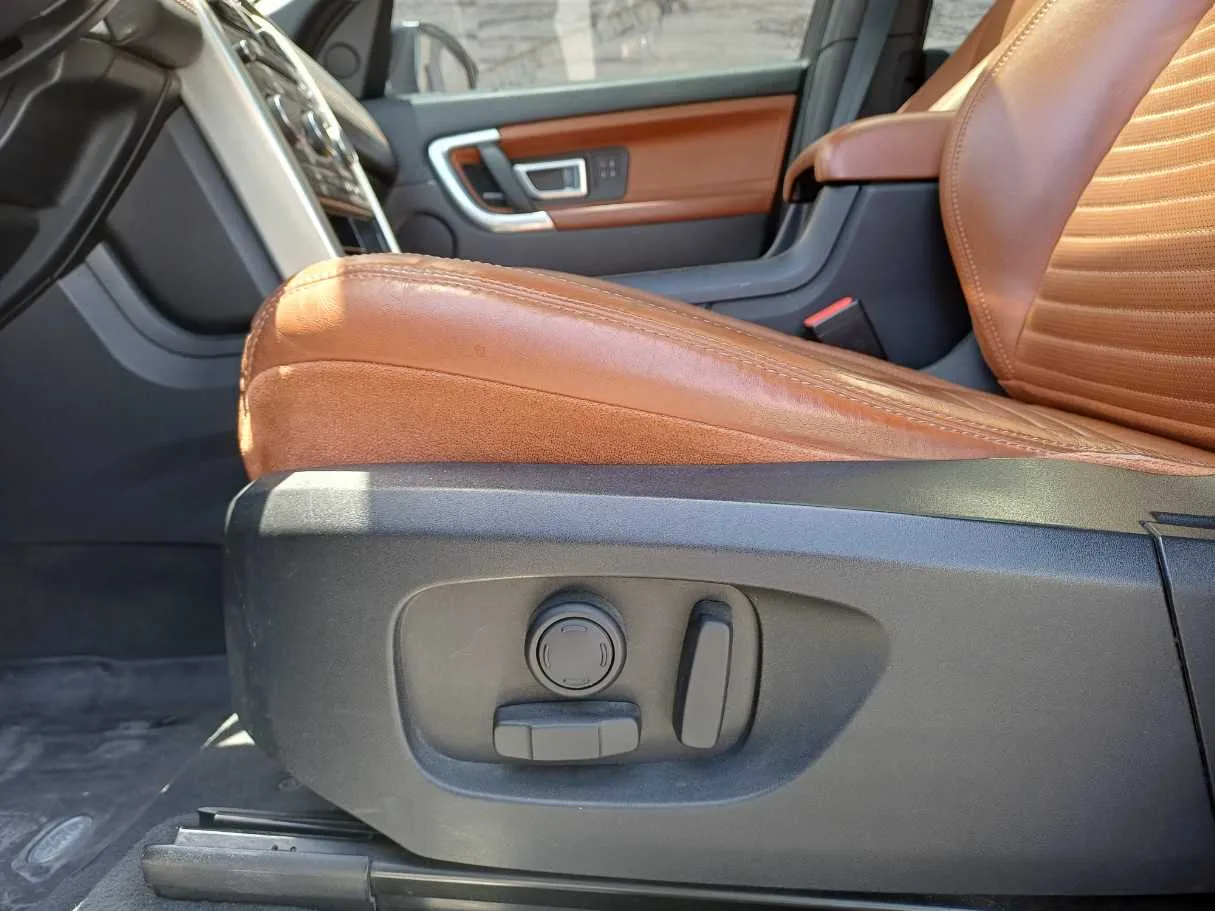 Car image 21