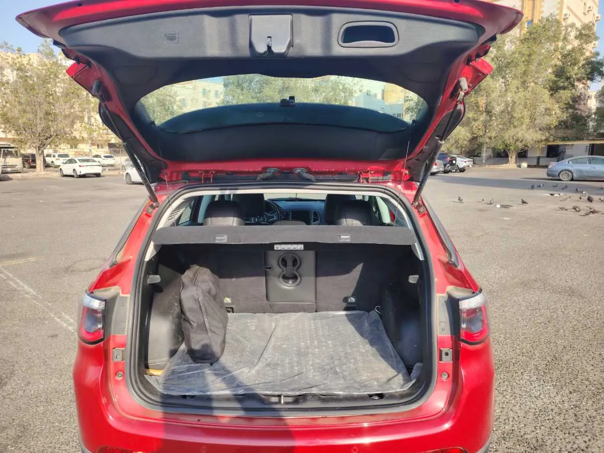 Car image 24
