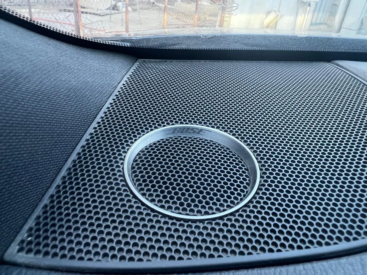 Car image 25